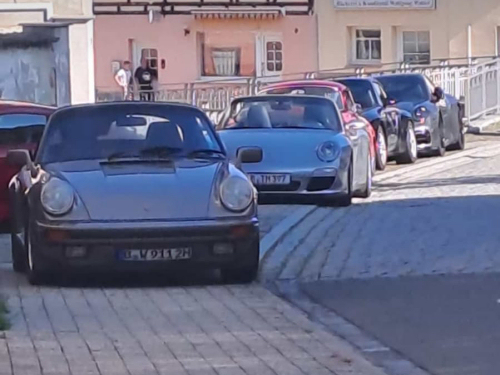 Porsche beim Werksverkauf